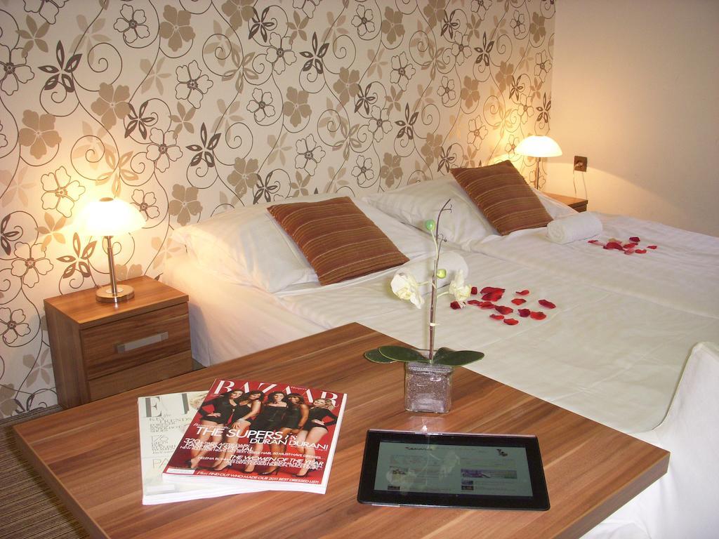 Rezidence Fami Deluxe Design Hotel Stare Splavy Room photo